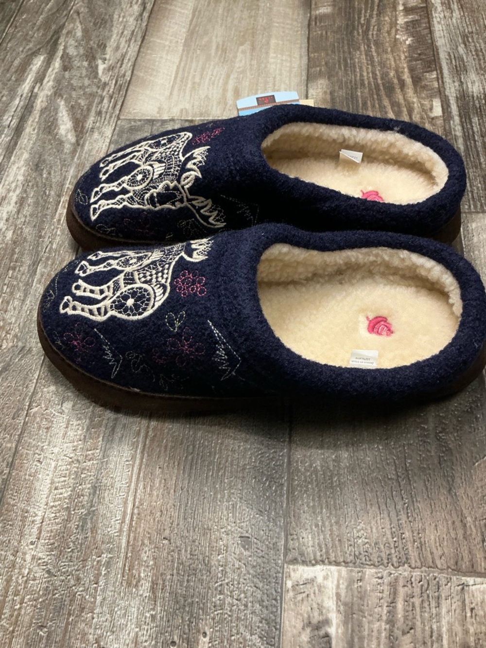 Acorn Navy Embroidered Slip-On Slipper Size 8/9 - Picture 14 of 16
